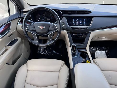 Used 2019 Cadillac XT5 Premium Luxury FWD image 10