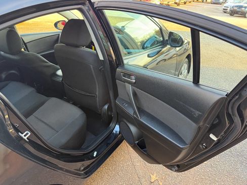 Used 2013 MAZDA MAZDA3 i SV image 14