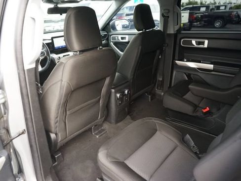 Used 2022 Ford Explorer XLT RWD image 11