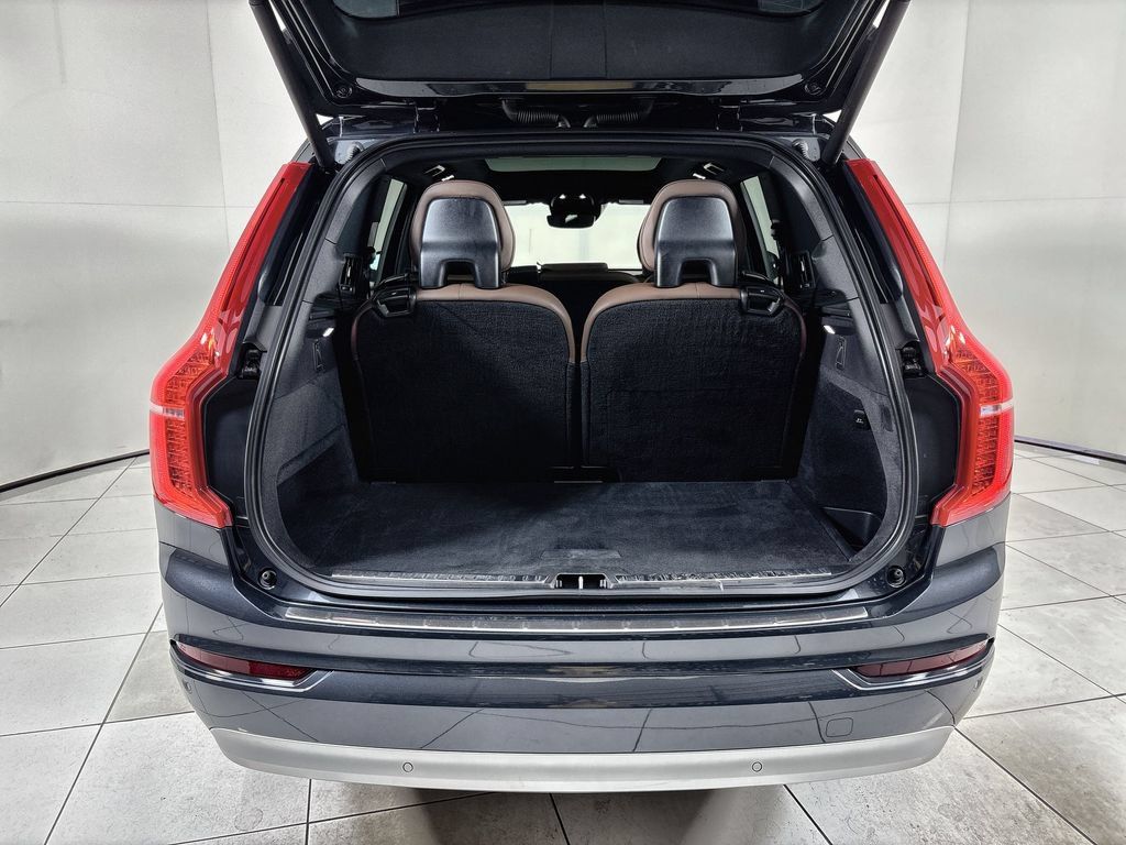 Used 2022 Volvo XC90 T6 Momentum w/ Protection Package Premier AWD/4WD image 21