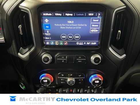 Used 2021 GMC Sierra 1500 AT4 w/ AT4 Premium Package AWD/4WD image 23