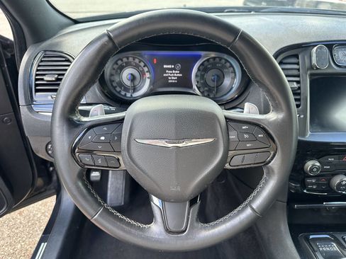 Used 2018 Chrysler 300 S image 13