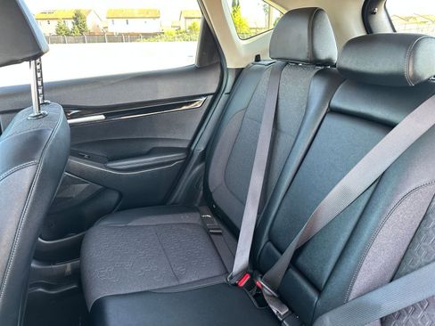 Used 2025 Kia Seltos S image 40