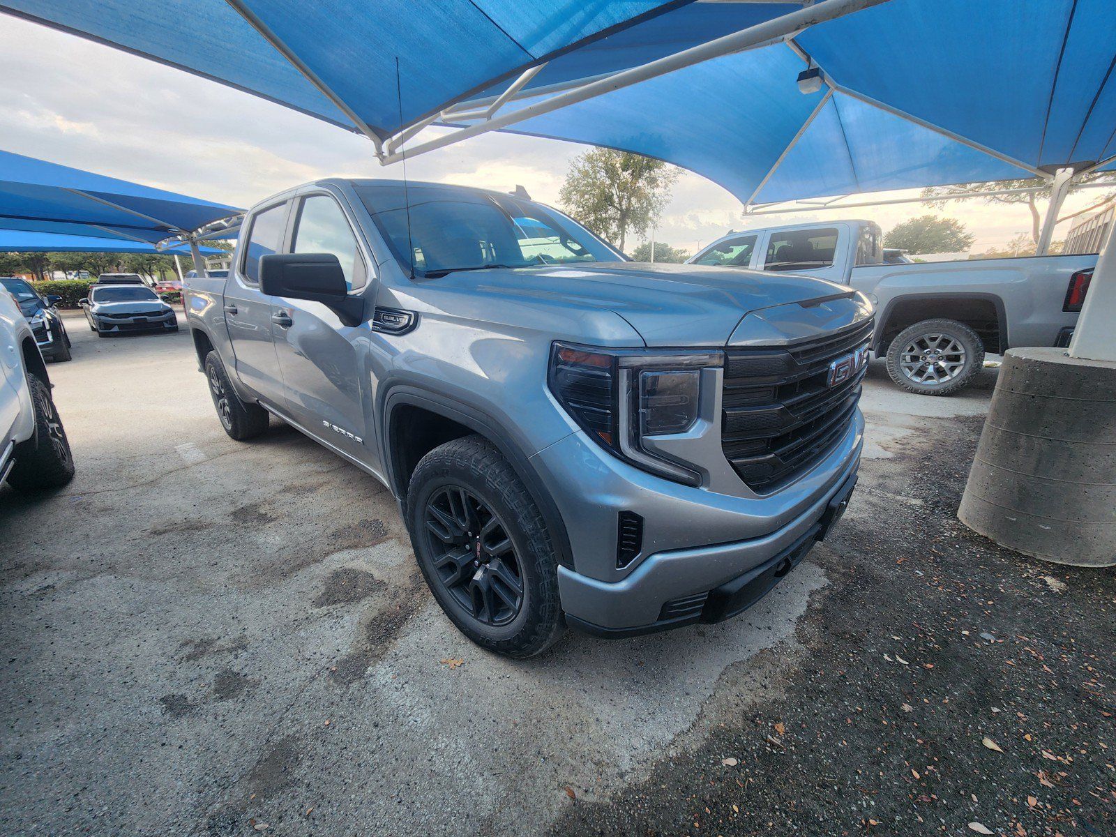 Used 2023 GMC Sierra 1500 Pro w/ Graphite Edition AWD/4WD image 1