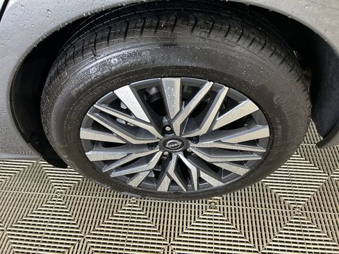 Used 2025 Nissan Altima 2.5 SV image 10