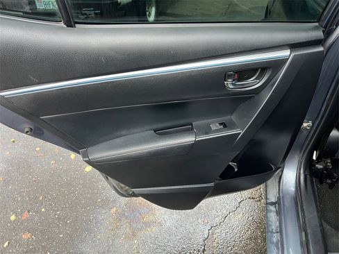 Used 2016 Toyota Corolla S image 26