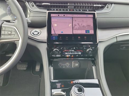 New 2025 Jeep Grand Cherokee Limited w/ Trailer Tow Package image 28