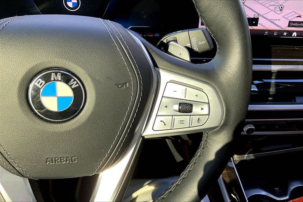 Used 2024 BMW X7 xDrive40i AWD/4WD image 12