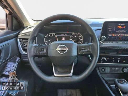 Used 2025 Nissan Rogue S AWD/4WD image 16