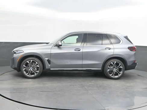 New 2026 BMW X5 sDrive40i image 2