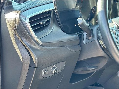 Used 2024 Buick Encore GX Sport Touring image 10