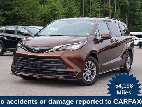 Used 2022 Toyota Sienna LE FWD image 1