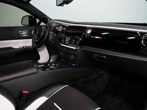 Used 2017 Rolls-Royce Wraith RWD image 31