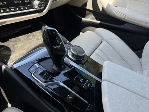 Used 2023 BMW 530i w/ Premium Package RWD image 26