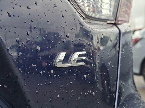 Used 2022 Toyota Corolla LE image 17