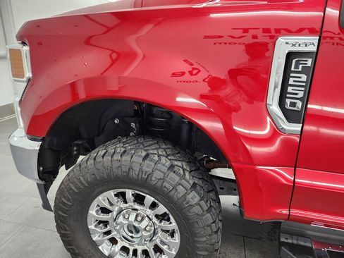 Used 2021 Ford F250 XLT w/ XLT Premium Package image 32