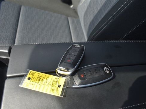 Used 2023 Nissan Rogue SV AWD/4WD image 21