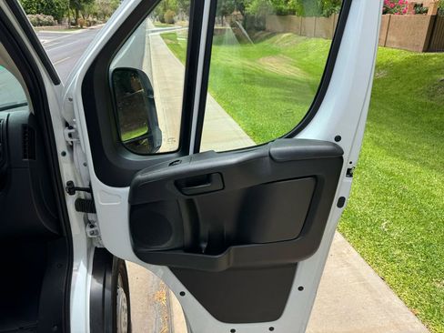 Used 2025 RAM ProMaster 2500 w/ U-Haul Equipment Group FWD image 23