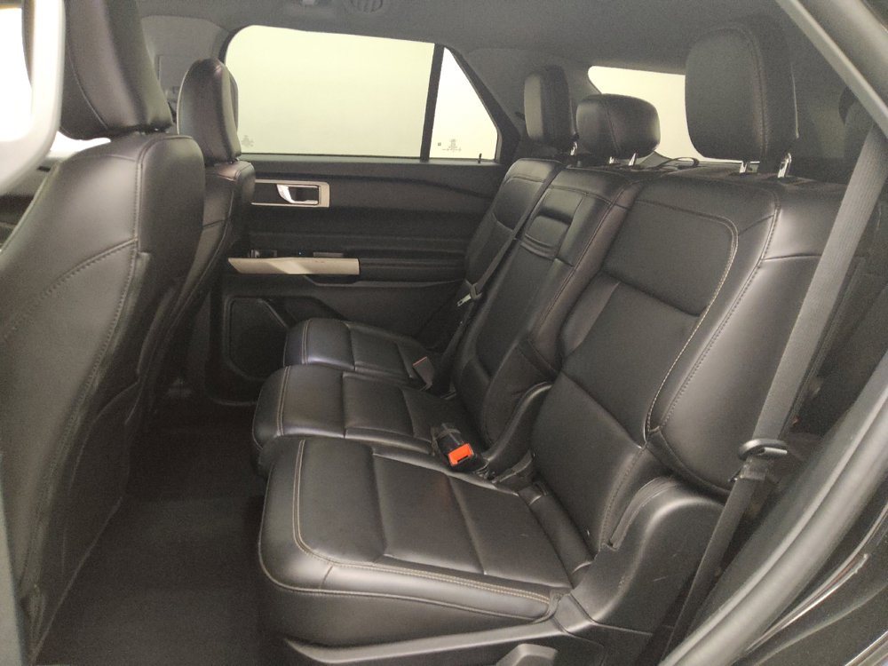 Used 2023 Ford Explorer XLT w/ Equipment Group 202A RWD image 18