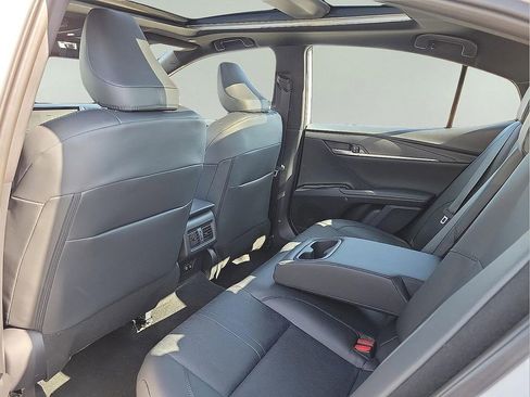 Used 2025 Toyota Camry XSE image 9