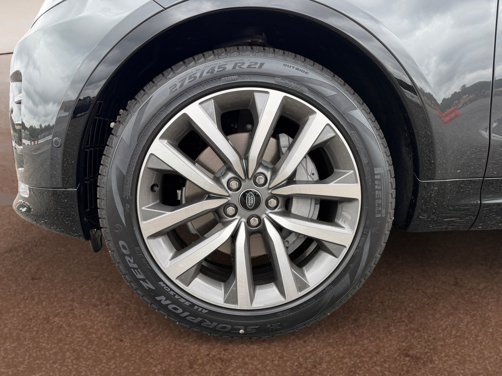 New 2026 Land Rover Discovery Dynamic SE AWD/4WD image 9