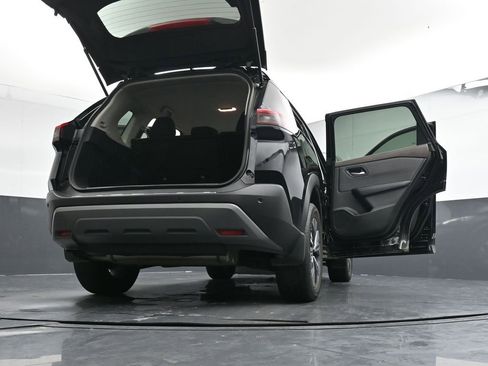 Used 2023 Nissan Rogue SV image 29