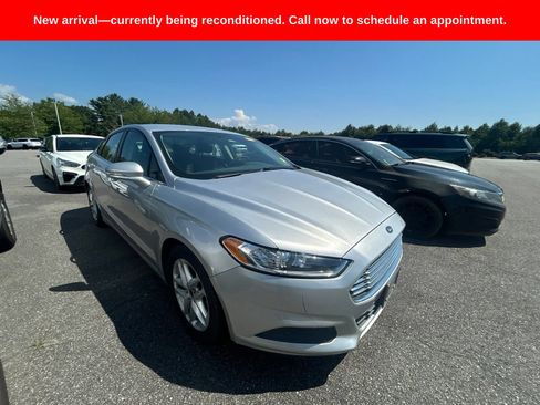 Used 2016 Ford Fusion SE FWD image 13