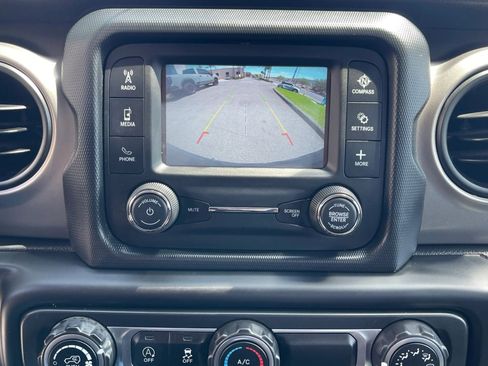 Used 2018 Jeep Wrangler Sport AWD/4WD image 9