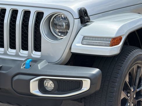 Used 2023 Jeep Wrangler Unlimited Sahara w/ Cold Weather Group AWD/4WD image 11
