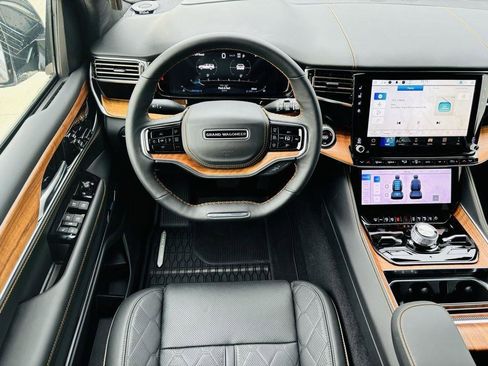New 2024 Jeep Grand Wagoneer Series III image 19