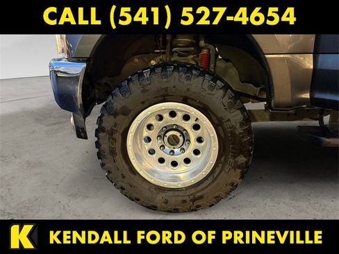 Used 2019 Ford F250 Lariat w/ Lariat Value Package image 11