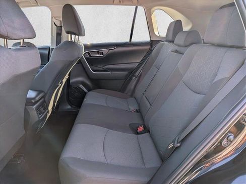 Used 2025 Toyota RAV4 XLE FWD image 18