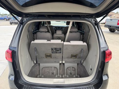 Used 2021 Kia Sedona LX FWD image 34