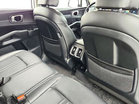 Used 2024 Kia Sorento S FWD image 36