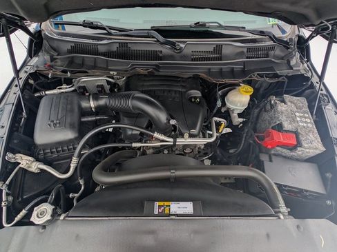 Used 2018 RAM 1500 SLT image 27