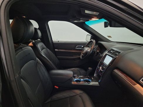 Used 2016 Ford Explorer Platinum AWD/4WD image 21