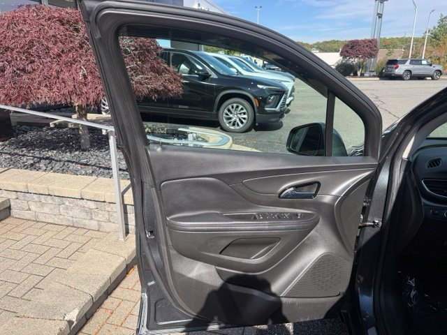 Used 2018 Buick Encore Preferred w/ Experience Buick Package AWD/4WD image 9