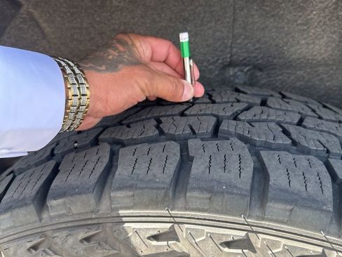 Used 2019 GMC Sierra 1500 SLT w/ SLT Premium Plus Package image 17