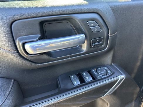 Used 2023 GMC Sierra 2500 AT4 image 25
