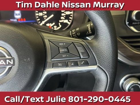 Used 2024 Nissan Altima 2.5 SV FWD image 24