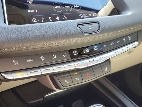 Used 2023 Cadillac XT4 Luxury w/ Cold Weather Package image 29