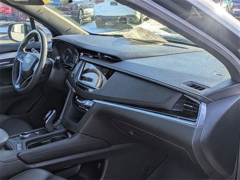 Used 2023 Cadillac XT6 Luxury image 36