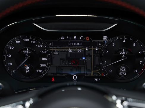 Used 2024 Bentley Flying Spur W12 image 59