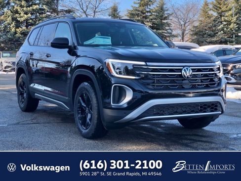 New 2026 Volkswagen Atlas Peak Edition AWD/4WD image 1