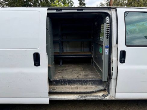 Used 2008 Chevrolet Express 2500 Extended RWD image 13