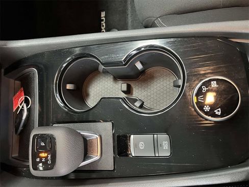 Certified 2026 Nissan Rogue S image 19