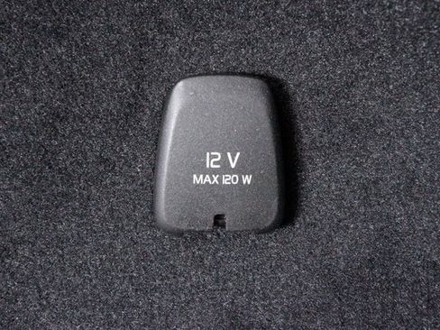 Certified 2024 Volvo XC90 B5 Plus image 40