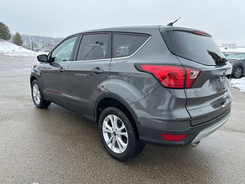 Used 2019 Ford Escape SE image 5