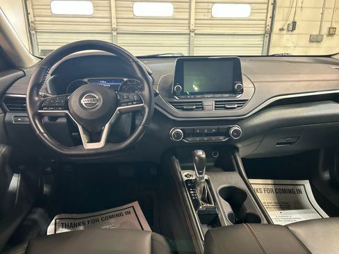 Used 2021 Nissan Altima 2.5 SR FWD image 4