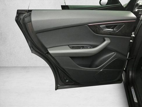 Used 2021 Audi Q8 Premium Plus w/ Premium Plus Package image 23